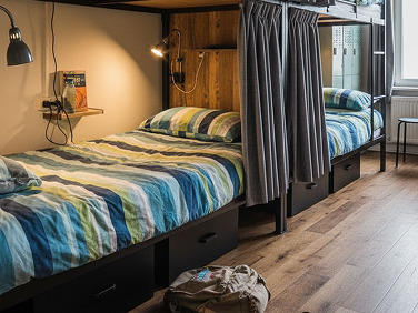 Использование спринг-бокса в хостеле - фото